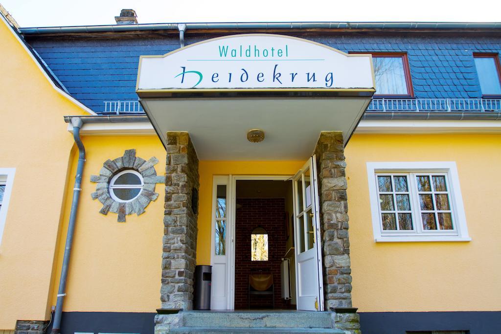 ホテルHeidekrug オーバーウルゼル エクステリア 写真
